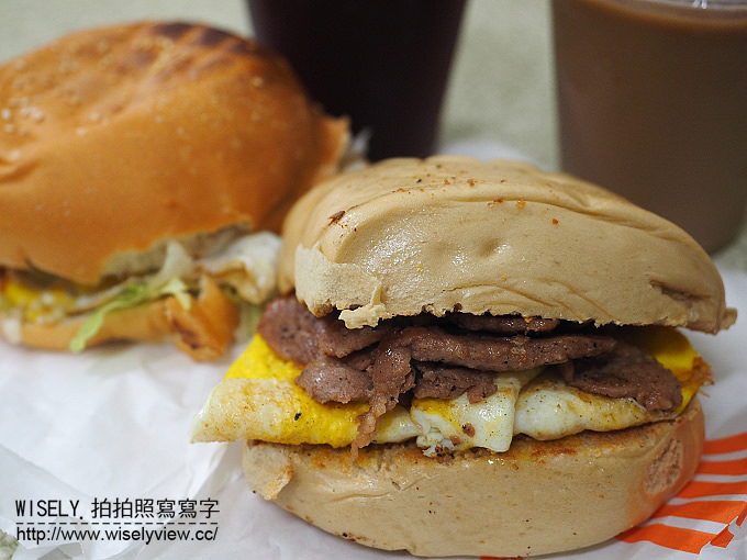 【食記】高雄苓雅。捷運三多商圈站：尼尼早餐店＠平價好吃的碳烤饅頭與碳烤漢堡