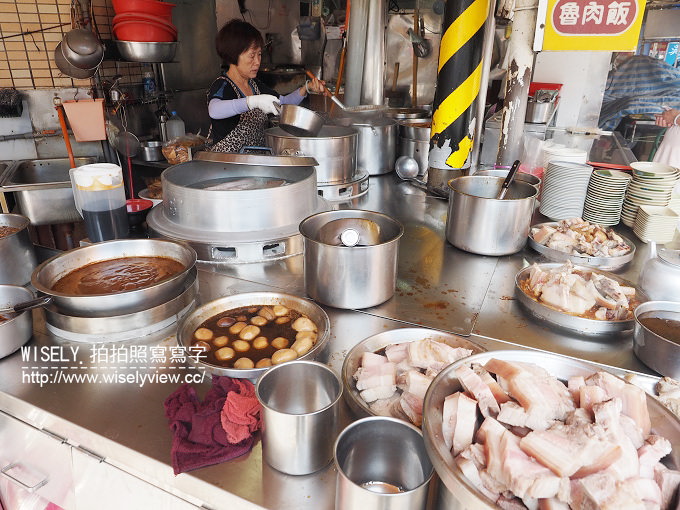 高雄自強夜市。南豐魯肉飯︱在地知名必訪小吃，捷運三多商圈站美食