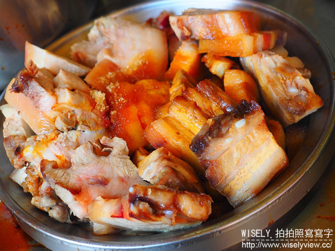 高雄自強夜市。南豐魯肉飯︱在地知名必訪小吃，捷運三多商圈站美食