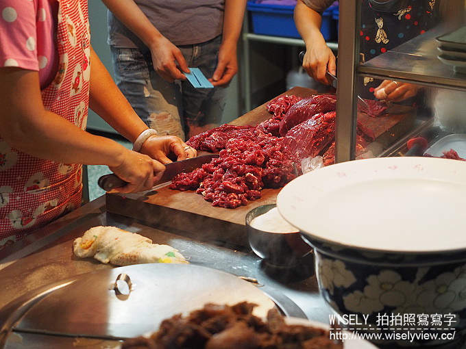 台南美食.六千泓佐土產牛肉︱六千牛肉湯︱晨起天亮排隊美食，風味平衡度佳