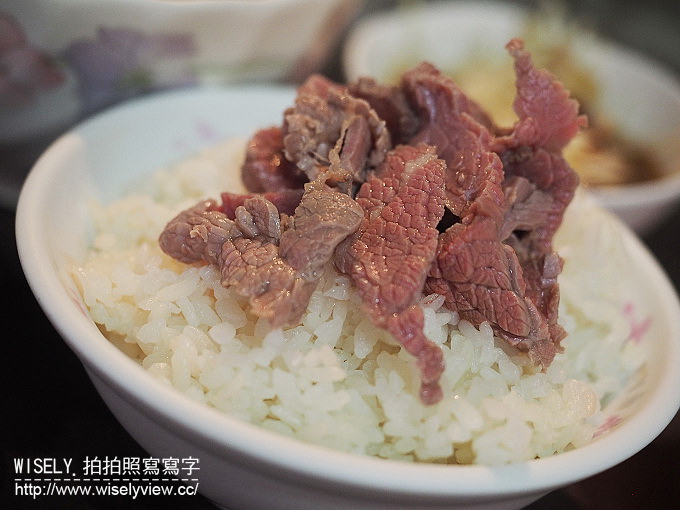 台南美食.六千泓佐土產牛肉︱六千牛肉湯︱晨起天亮排隊美食，風味平衡度佳