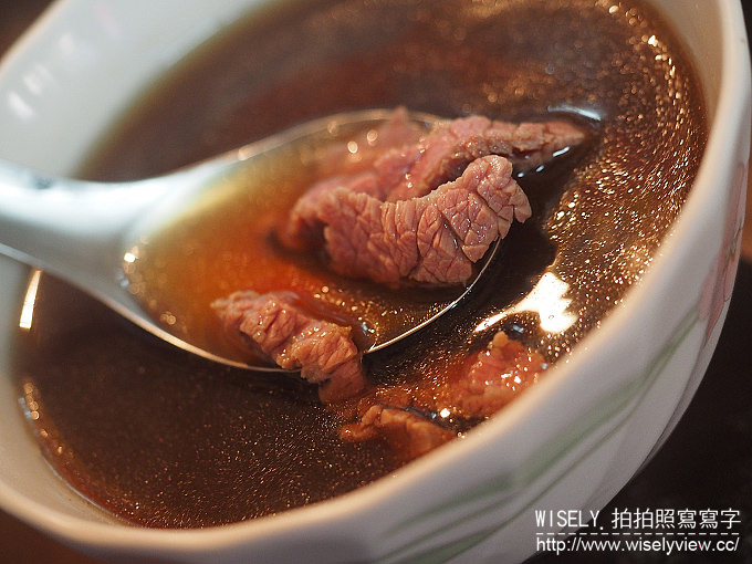 台南美食.六千泓佐土產牛肉︱六千牛肉湯︱晨起天亮排隊美食，風味平衡度佳