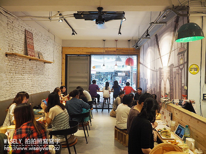 【食記】台北信義。捷運台北101站：豐滿‧總匯三明治(信義世貿店)＠平價連鎖早午餐