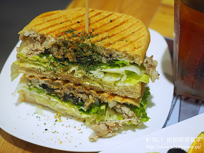 【食記】台北信義。捷運台北101站：豐滿‧總匯三明治(信義世貿店)＠平價連鎖早午餐