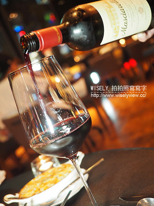 【食記】台北大安。捷運忠孝復興站：TK SEAFOOD & STEAK＠東區賦樂旅居裡的TK牛排館