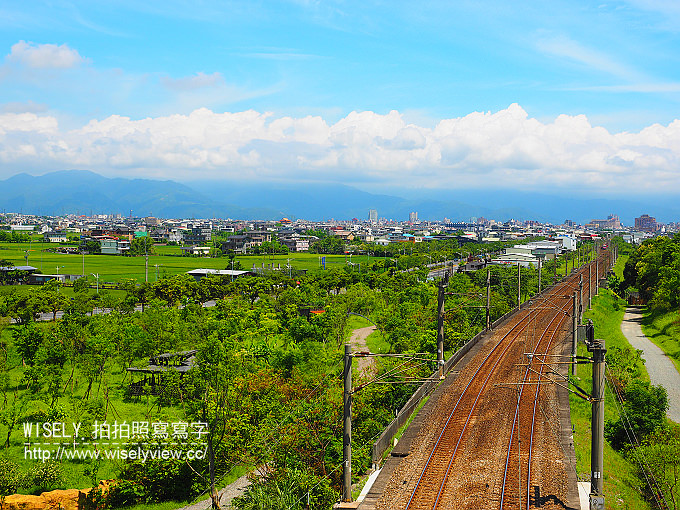 【遊記】宜蘭縣。冬山鄉：冬山河生態綠舟(森林公園)＠山巒河川與田野鐵道美景交匯之處