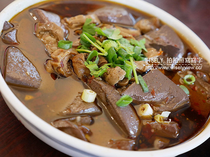 【遊記】新北市。深坑石碇老街一日遊(千元有找)：北一綠豆沙牛奶、金大鼎串烤香豆腐、古早厝黃金玉米雞、阿珠芋圓、杜家草仔粿、王水城深坑廟口豆腐老店、王氏豆腐、逢春茶莊