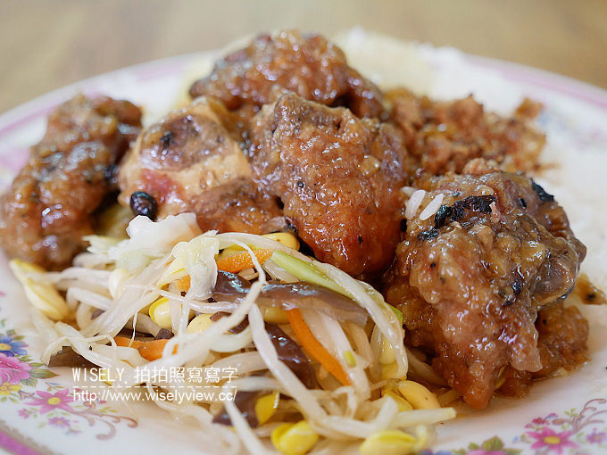 【食記】台北文山。捷運景美站：原味小吃店＠景美夜市美食，大推豆鼓排骨飯&燒排飯