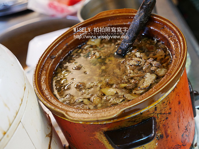 【食記】台北大同。捷運雙連站:(歸綏街)阿德油飯@大稻埕近一甲子老店,黑白切也好吃 【食記】台北大同。捷運雙連站:(歸綏街)阿德油飯@大稻埕近一甲子老店,黑白切也好吃