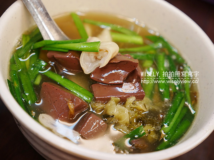 【食記】台北大同。捷運雙連站:(歸綏街)阿德油飯@大稻埕近一甲子老店,黑白切也好吃 【食記】台北大同。捷運雙連站:(歸綏街)阿德油飯@大稻埕近一甲子老店,黑白切也好吃