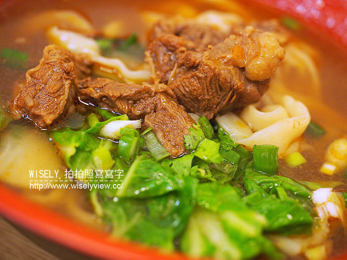 【食記】新北中和。捷運南勢角站：大萌牛肉麵＠前實況主開設的爆乳牛肉麵，現在走蘿莉風