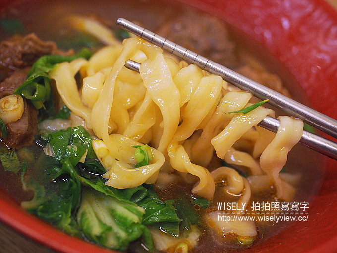 【食記】新北中和。捷運南勢角站：大萌牛肉麵＠前實況主開設的爆乳牛肉麵，現在走蘿莉風