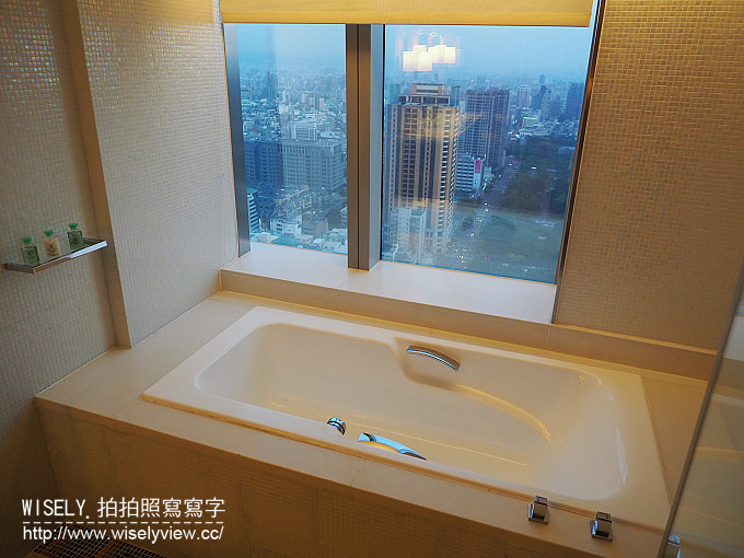 【食記】台中亞緻大飯店。Hotel One Taichung：Top of One 46F 頂餐廳(草悟道美食)＠乾式熟成牛排～情人浪漫夜聚餐首選