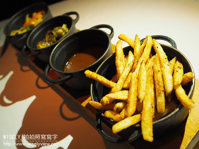 【食記】台中亞緻大飯店。Hotel One Taichung：Top of One 46F 頂餐廳(草悟道美食)＠乾式熟成牛排～情人浪漫夜聚餐首選