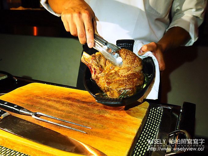 【食記】台中亞緻大飯店。Hotel One Taichung：Top of One 46F 頂餐廳(草悟道美食)＠乾式熟成牛排～情人浪漫夜聚餐首選