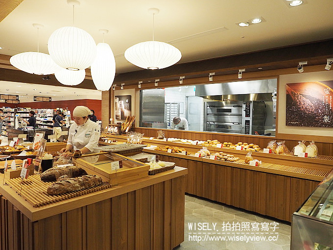 【食記】新光三越台北信義新天地A11館。B2美食PLAZA：一禾堂(麵包)、京盛宇(茶)、Oh! My Stone(漢堡排)、矢場味噌豬排(飯)、Burger Ray(漢堡)