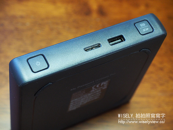 【開箱】無線行動硬碟。WD My Passport Wireless Pro：無需電腦便可直接備份分享，是旅行攝影者的影音照片存檔好幫手
