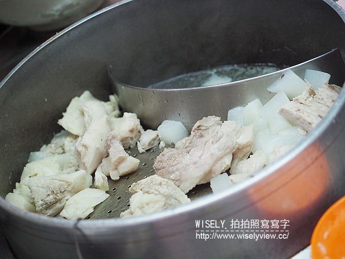 【食記】台北大同。捷運大橋頭站：大稻埕慈聖宮美食＠阿桂姨排骨湯&魯肉飯
