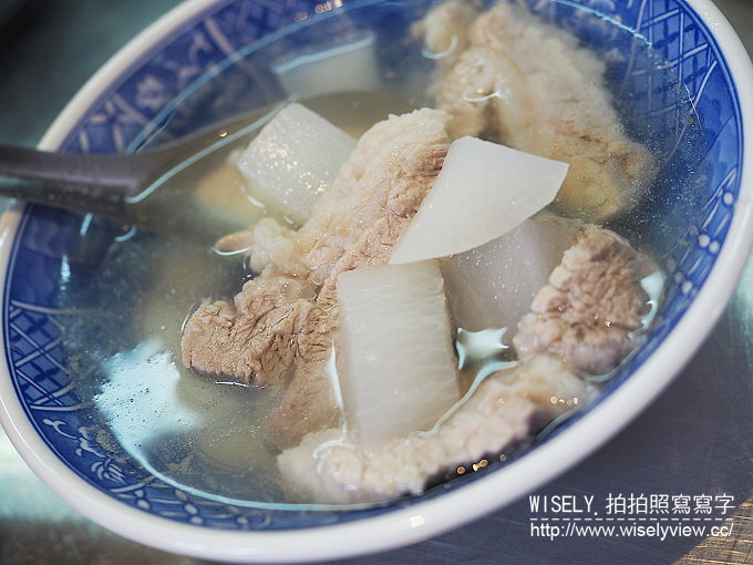 【食記】台北大同。捷運大橋頭站：大稻埕慈聖宮美食＠阿桂姨排骨湯&魯肉飯