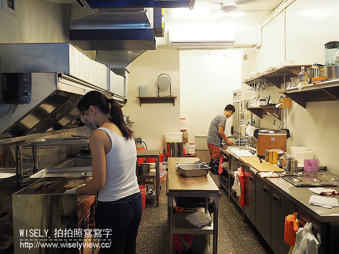 【歇業】台北中山。捷運中山國小站:晴光雙城夜市美食@A婆古早味炭烤土司三明治 【歇業】台北中山。捷運中山國小站:晴光雙城夜市美食@A婆古早味炭烤土司三明治