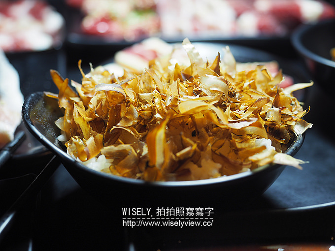 【食記】新北中和。捷運景安站：角亭日式炭火燒肉＠平價吃到飽，推松阪豬與剝殼蝦