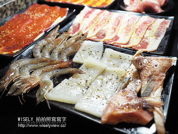 【食記】新北中和。捷運景安站：角亭日式炭火燒肉＠平價吃到飽，推松阪豬與剝殼蝦