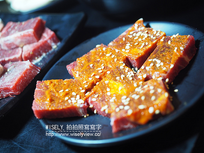 【食記】新北中和。捷運景安站：角亭日式炭火燒肉＠平價吃到飽，推松阪豬與剝殼蝦