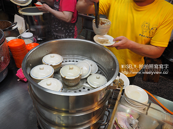 《台北萬華區。捷運板南線。龍山寺站美食》沛對原汁排骨湯：華西街夜市裡的懷舊滋味