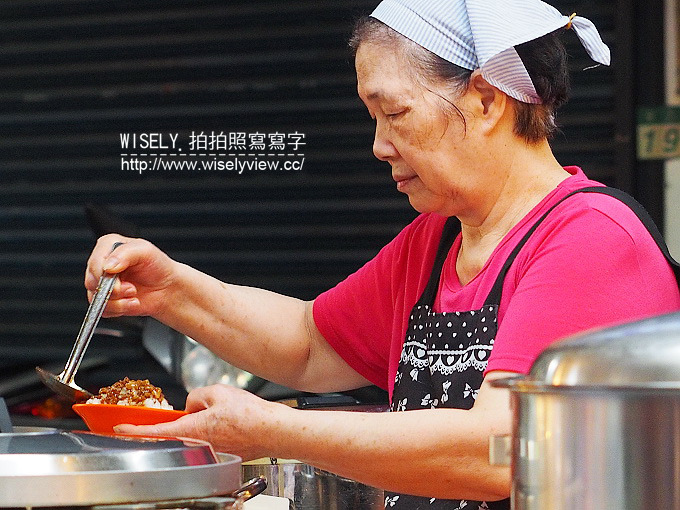 《台北萬華區。捷運板南線。龍山寺站美食》沛對原汁排骨湯：華西街夜市裡的懷舊滋味