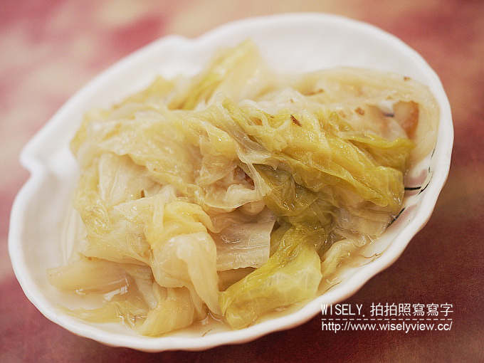 《台北萬華區。捷運板南線。龍山寺站美食》沛對原汁排骨湯：華西街夜市裡的懷舊滋味