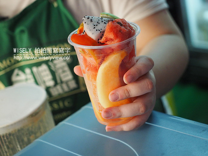 《台北萬華區。捷運板南線。龍山寺站美食》沛對原汁排骨湯：華西街夜市裡的懷舊滋味