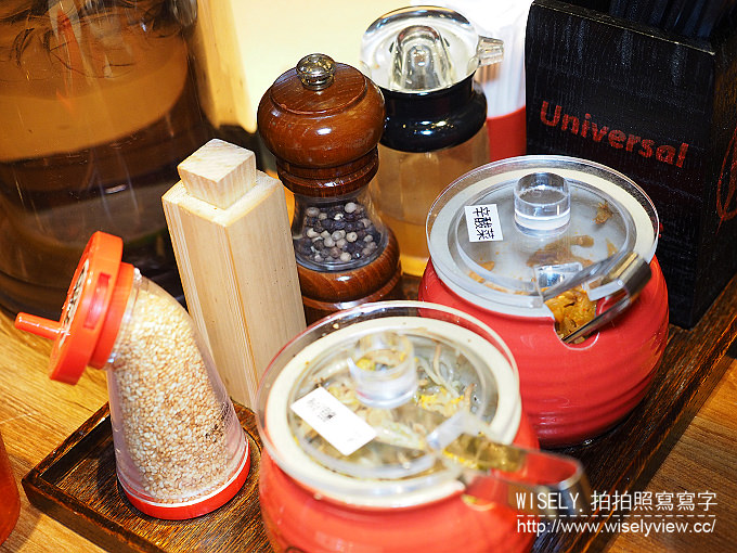 《台北市大安區。捷運板南線。忠孝敦化站美食》豚骨拉麵 Nagi凪 + 麥笛昆餐廳BBQ一號店@麥笛王限定拉麵(售至12月底) 《台北市大安區。捷運板南線。忠孝敦化站美食》豚骨拉麵 Nagi凪 + 麥笛昆餐廳BBQ一號店@麥笛王限定拉麵(售至12月底)