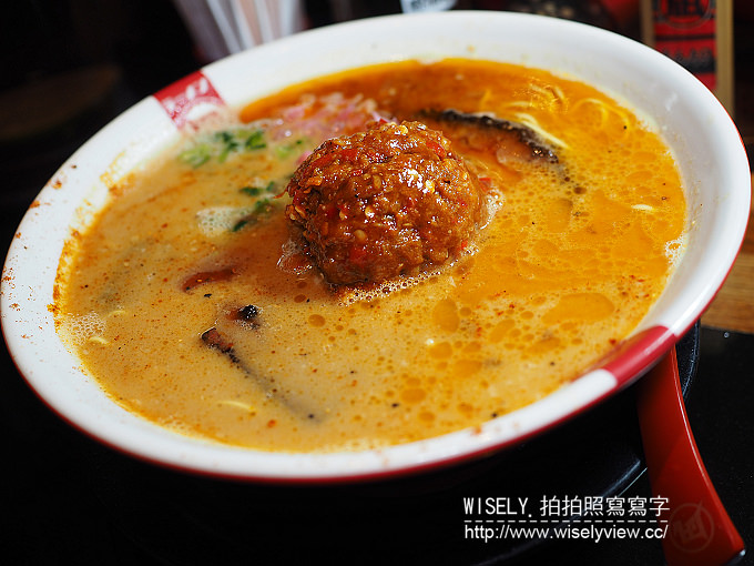 《台北市大安區。捷運板南線。忠孝敦化站美食》豚骨拉麵 Nagi凪 + 麥笛昆餐廳BBQ一號店@麥笛王限定拉麵(售至12月底) 《台北市大安區。捷運板南線。忠孝敦化站美食》豚骨拉麵 Nagi凪 + 麥笛昆餐廳BBQ一號店@麥笛王限定拉麵(售至12月底)