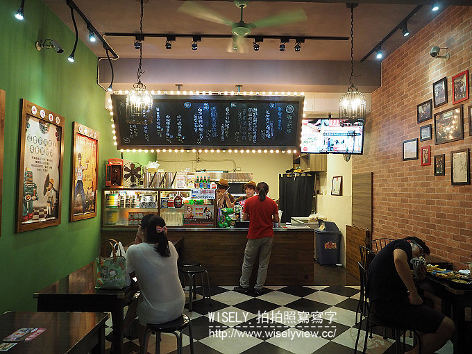 《高雄市苓雅區。好運吐司商行(自強店)》南洋美食吐司宵夜＠咖椰吐司、熱壓吐司