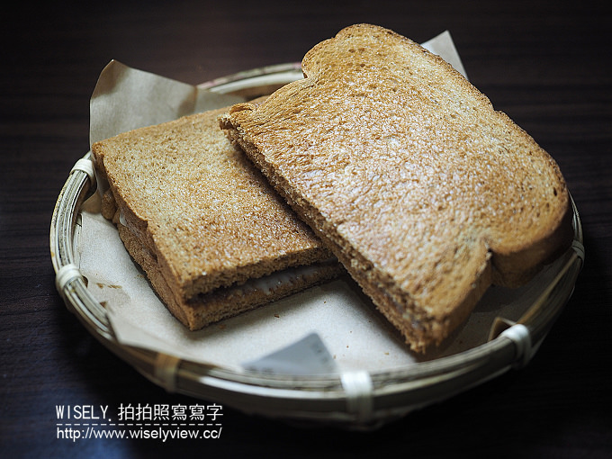 《高雄市苓雅區。好運吐司商行(自強店)》南洋美食吐司宵夜＠咖椰吐司、熱壓吐司