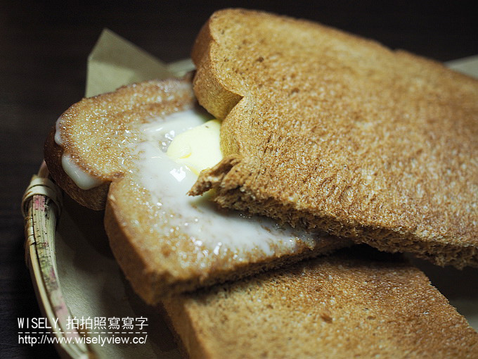 《高雄市苓雅區。好運吐司商行(自強店)》南洋美食吐司宵夜＠咖椰吐司、熱壓吐司