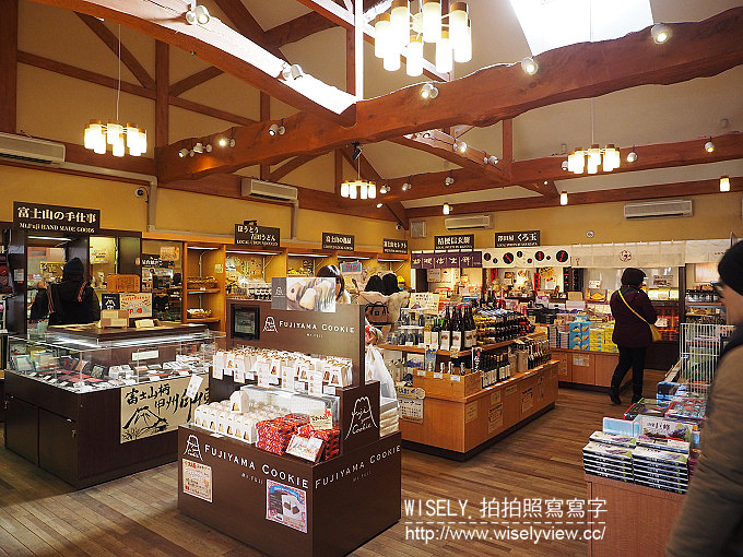 《JR東京廣域周遊券。新潟/群馬/山梨 6-6》大石公園／河口湖自然生活館、西湖療癒之鄉根場(西湖いやしの里根場)／合掌村、飥餺(ほうとう)不動河口湖店、富士急線／富士山景觀特急列車，從東京新宿搭利木津巴士去羽田機場