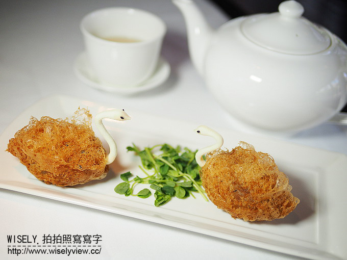 《台北中山區／淡水信義線／捷運雙連站美食》台北國賓飯店(粵菜廳)＠香港馬會名廚「港點魔術師」8道獨家好料，必嚐荔芋天鵝酥、蔬菜金腿燒餅、鴛鴦涼瓜凍糕～另推：花膠濃湯煲土雞