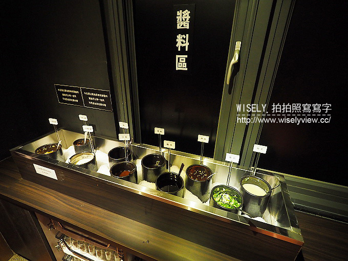 《歇業》郭主義麻辣火鍋(台中旗艦店)＠型男大主廚名師「古錐師」推出的清油麻辣鍋，大推匈牙利綿羊豬／手滑川丸子／牛奶水果玉米