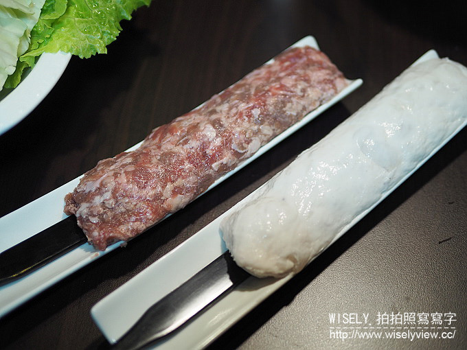 《歇業》郭主義麻辣火鍋(台中旗艦店)＠型男大主廚名師「古錐師」推出的清油麻辣鍋，大推匈牙利綿羊豬／手滑川丸子／牛奶水果玉米