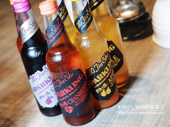 《歇業》郭主義麻辣火鍋(台中旗艦店)＠型男大主廚名師「古錐師」推出的清油麻辣鍋，大推匈牙利綿羊豬／手滑川丸子／牛奶水果玉米