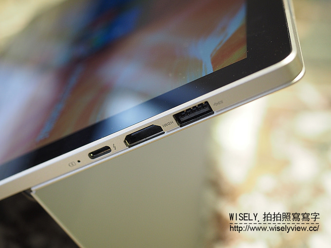 《3C開箱文。華碩變形筆電》ASUS Transformer 3 Pro:金屬機身輕薄易攜帶,是平板也是筆電影音娛樂性強,可使用觸控筆在3K螢幕上修圖操作 《3C開箱文。華碩變形筆電》ASUS Transformer 3 Pro:金屬機身輕薄易攜帶,是平板也是筆電影音娛樂性強,可使用觸控筆在3K螢幕上修圖操作