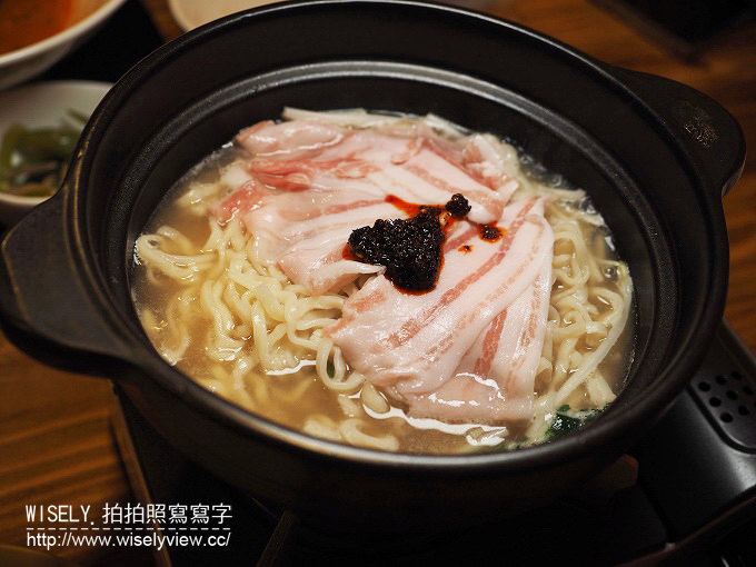 《日本沖繩自由行。景點／美食／祭典／購物／住宿 3-3》Times Car RENTAL租車自駕、Doucatty(手作染織)、自家製麵 三竹壽、神村酒造 古酒藏、美國村(VONGO & ANCHOR／Timeless bean to bar Chocolate)、雜貨屋(そ)、オレンジキッチン(定食套餐)、疾風ホルモン(和牛燒肉)