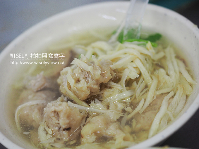 《台北市松山區。松山新店線。捷運松山站美食》饒河街夜市美食＠生蠔哥(百元海鮮燒烤)、小明冰果室(雪花冰&燒麻糬)、東發號(百年油飯&肉羹&蚵仔麵線)