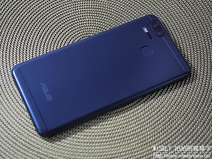 《3C開箱文。華碩手機》ASUS ZenFone 3 Zoom：親子旅行隨手拍＠F1.7大光圈2.3X光學鏡頭，1+1雙鏡頭遇見美一刻
