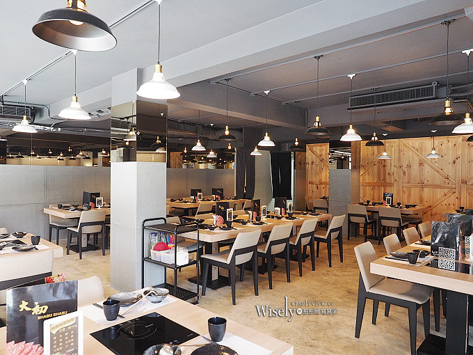 《台北大安。捷運國父紀念館站美食》大初 SHABU SHABU@72盎司大肉盤，四人組合套餐