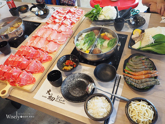 《台北大安。捷運國父紀念館站美食》大初 SHABU SHABU@72盎司大肉盤，四人組合套餐