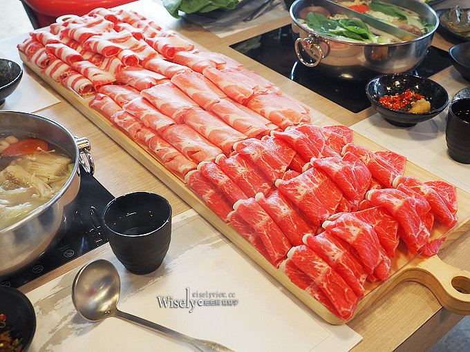 《台北大安。捷運國父紀念館站美食》大初 SHABU SHABU@72盎司大肉盤，四人組合套餐