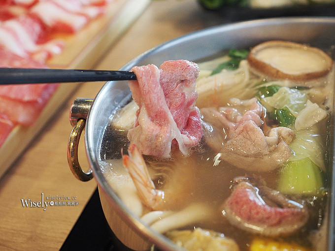 《台北大安。捷運國父紀念館站美食》大初 SHABU SHABU@72盎司大肉盤，四人組合套餐
