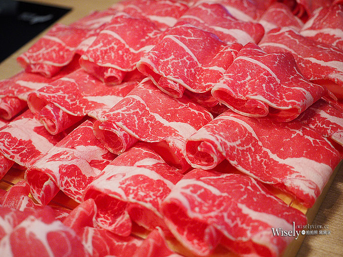 《台北大安。捷運國父紀念館站美食》大初 SHABU SHABU@72盎司大肉盤，四人組合套餐
